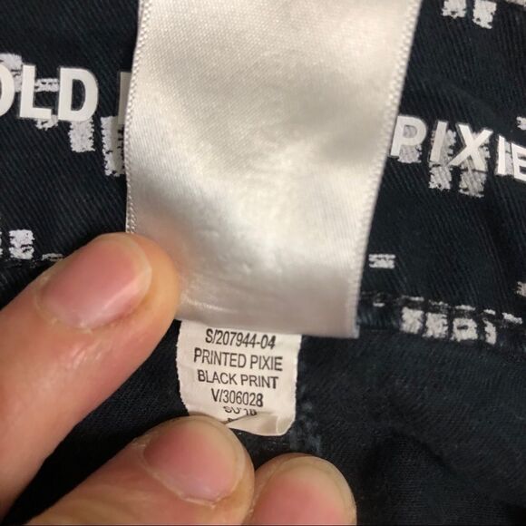 Old Navy Pixie Shorts black and white print mid hi rise 4” 10 Reg - Picture 8 of 14